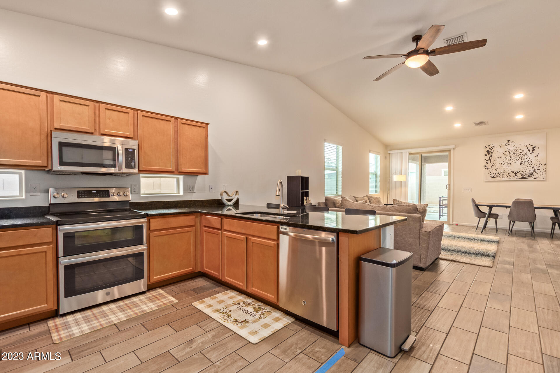 1713 Grenadine Road Phoenix, AZ 85040 - Photo 13 of 34 13 - Grenadine