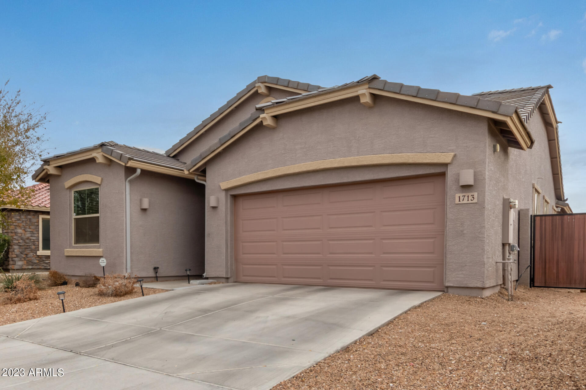 1713 Grenadine Road Phoenix, AZ 85040 - Photo 6 of 34 06 - Grenadine