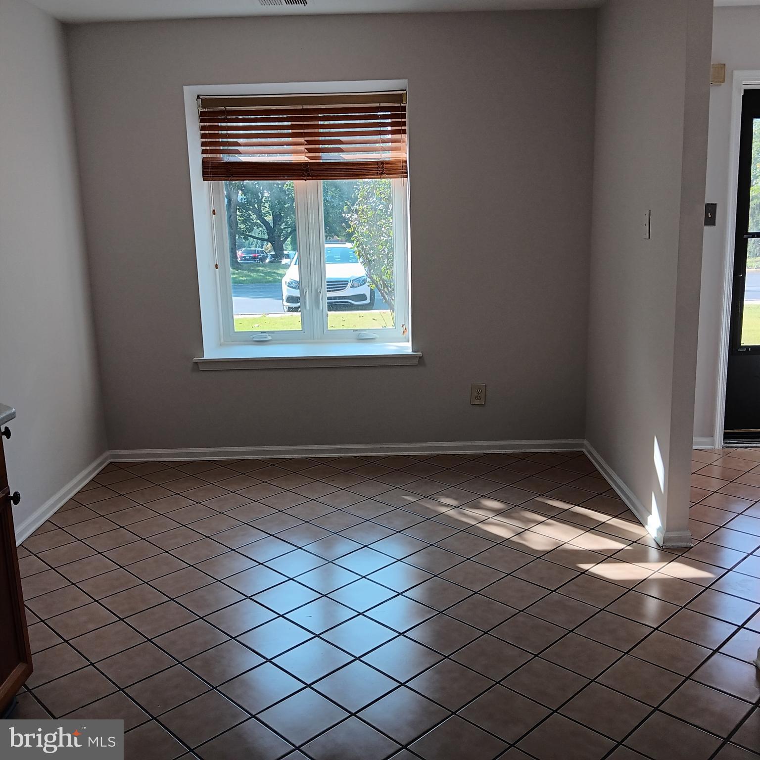 123 Caernarvon Court Exton, PA 19341 - Photo 13 of 43 a view of room and window