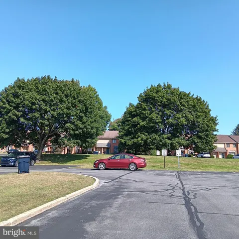 a view of a tennis court