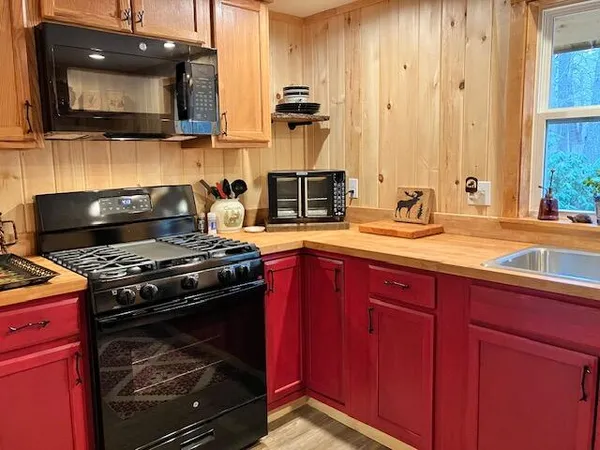 $399,900 | 45 Crooked Way, Naples, ME 04055