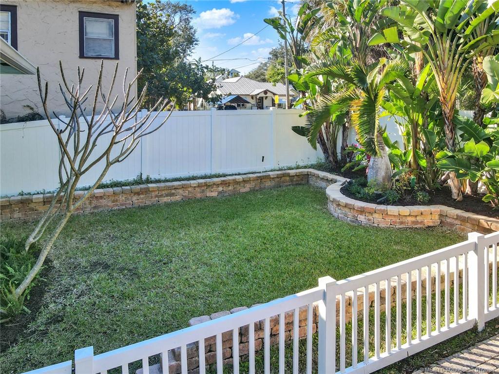 424 Southwest Camden Avenue Stuart, FL 34994 - Photo 49 of 58 a view of a backyard