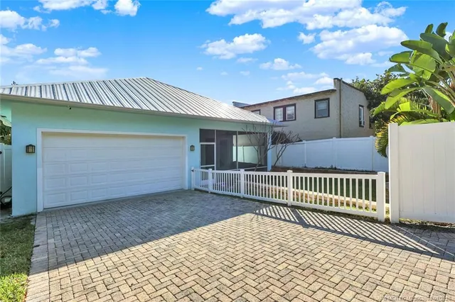 $1,179,000 | 424 Southwest Camden Avenue, Stuart, FL 34994