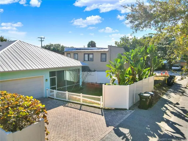 $1,179,000 | 424 Southwest Camden Avenue, Stuart, FL 34994