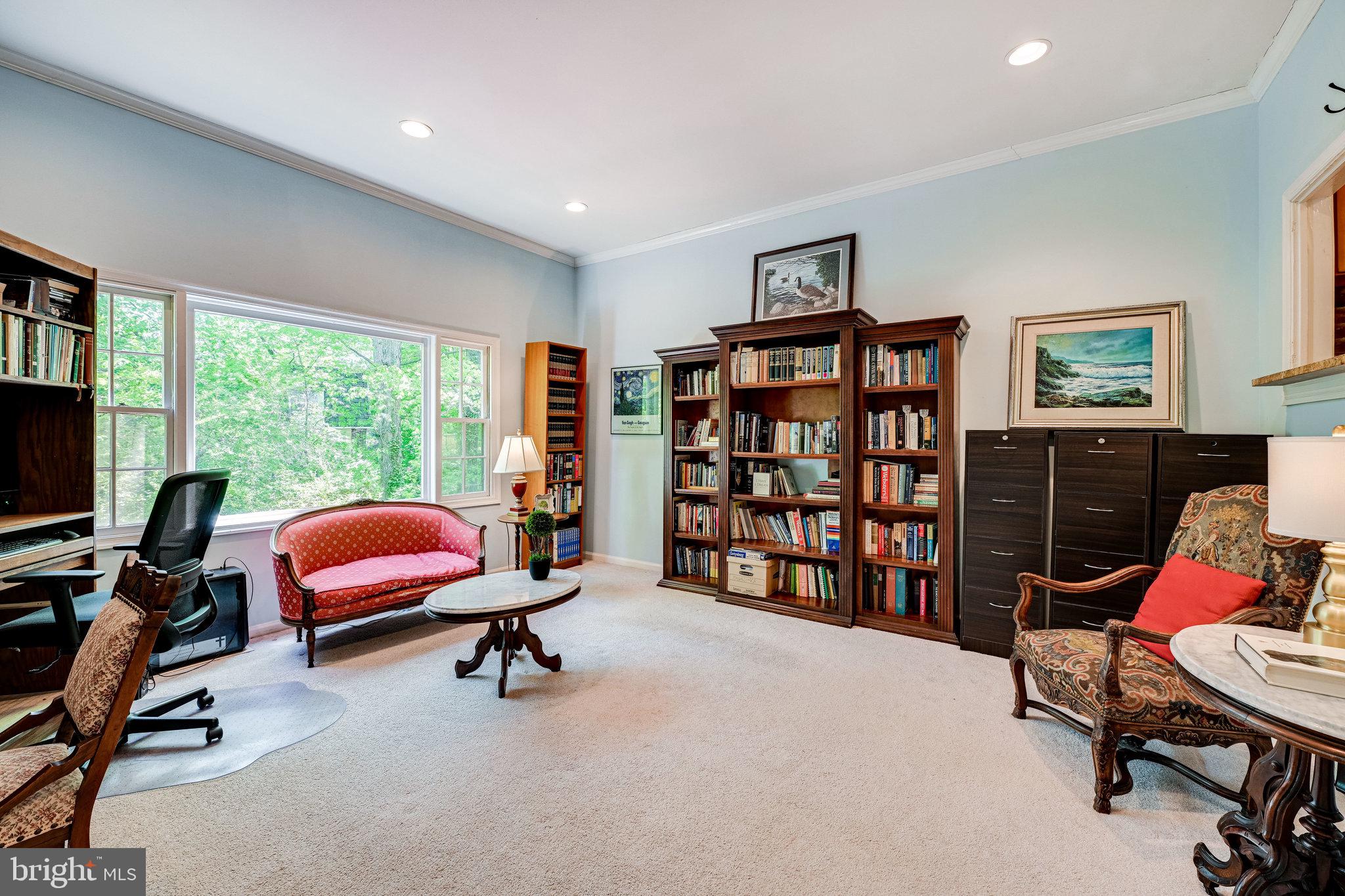 5927 Noblestown Road, Unit 49 Springfield, VA 22152 - Photo 3 of 33 Living Room with large picture window