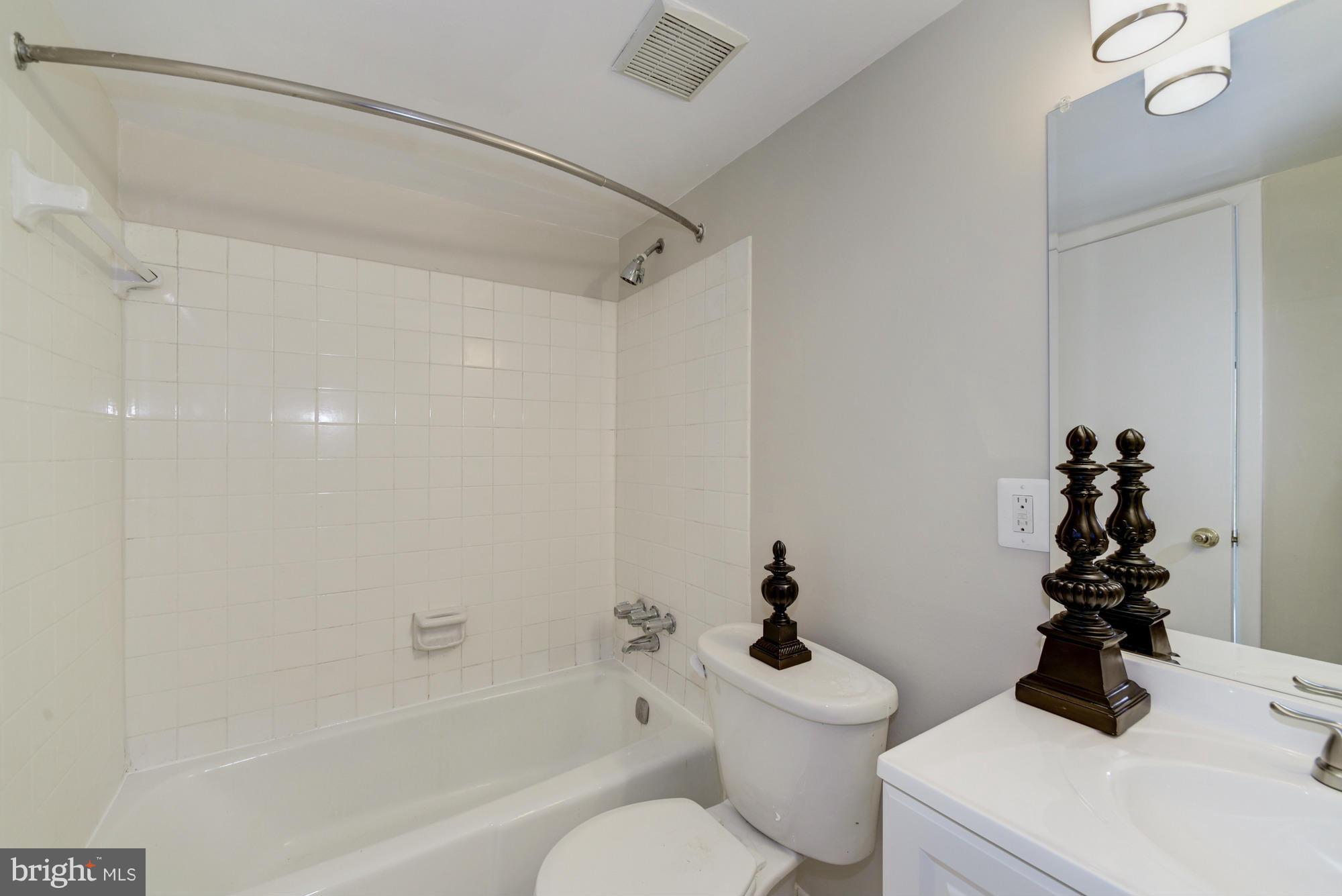 11623 Vantage Hill Road, Unit C Reston, VA 20190 - Photo 11 of 21 Interior (General)