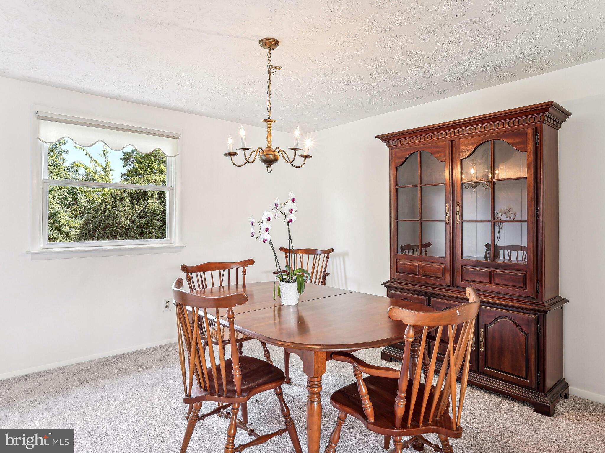 6310 Meeting House Way Alexandria, VA 22312 - Photo 9 of 30 Dining room