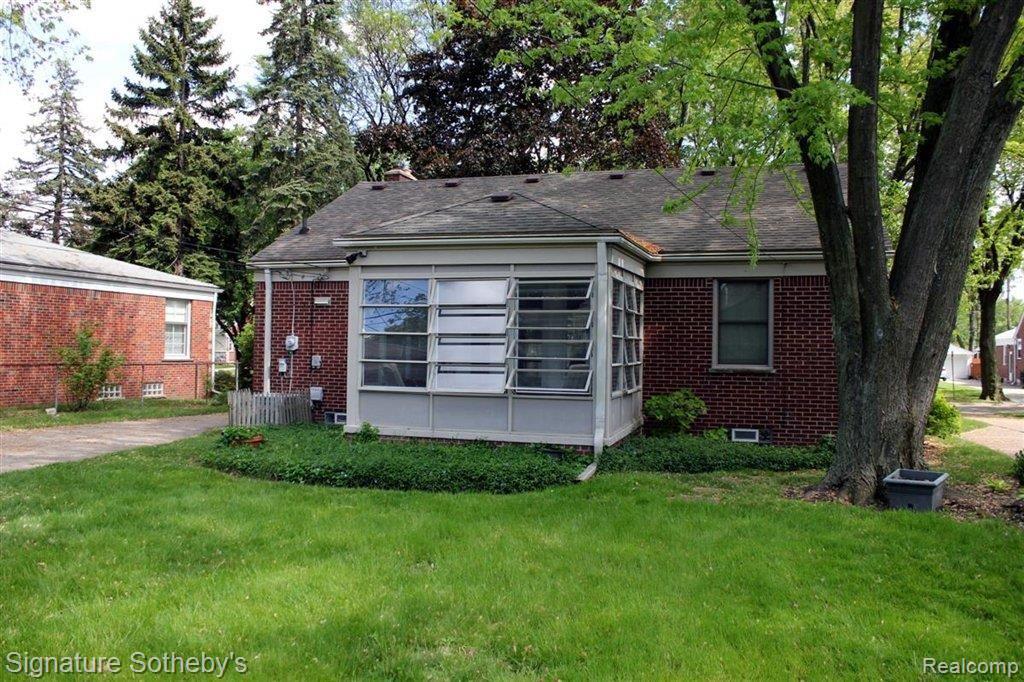 2906 Trafford Road Royal Oak, MI 48073 - Photo 20 of 21 Exterior Back.JPG