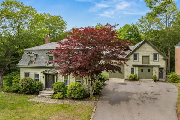 $945,000 | 223 Atlantic Avenue, North Hampton, NH 03862