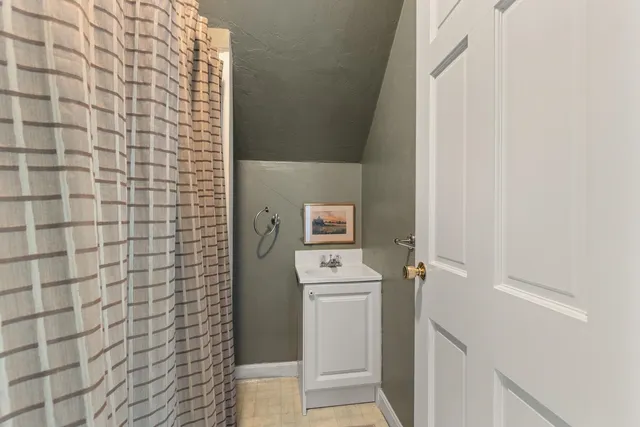 $945,000 | 223 Atlantic Avenue, North Hampton, NH 03862