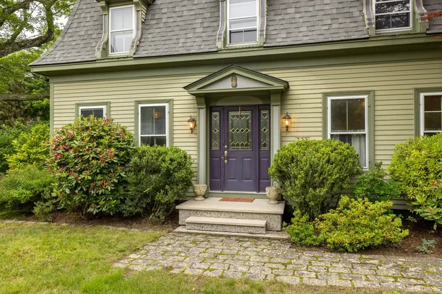 $945,000 | 223 Atlantic Avenue, North Hampton, NH 03862