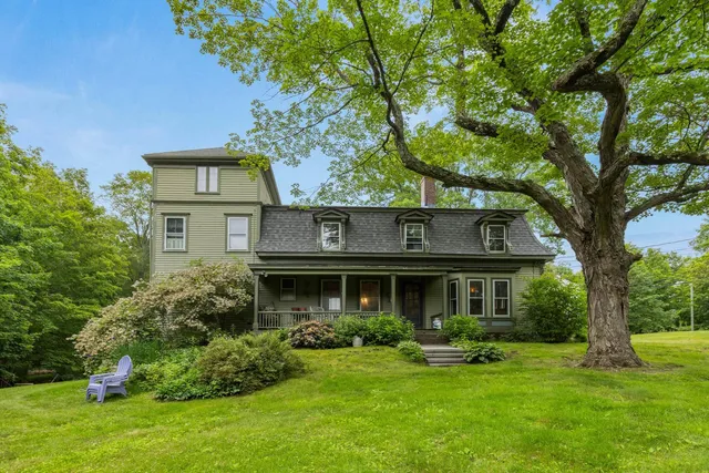 $945,000 | 223 Atlantic Avenue, North Hampton, NH 03862