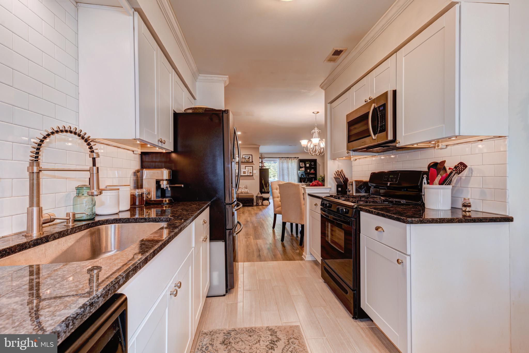 85 Greenridge Circle Newtown, PA 18940 - Photo 8 of 25