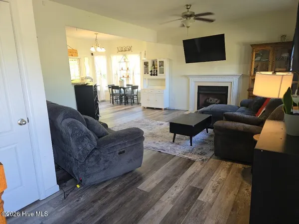 $1,850 | 213 Cottage Brook Court, Richlands, NC 28574