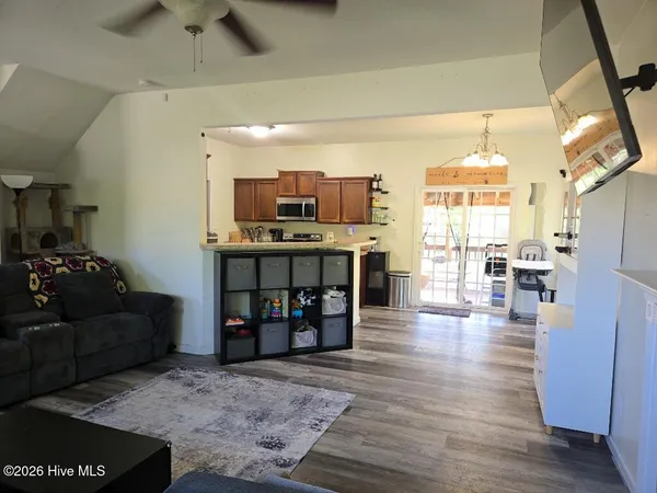 $1,850 | 213 Cottage Brook Court, Richlands, NC 28574