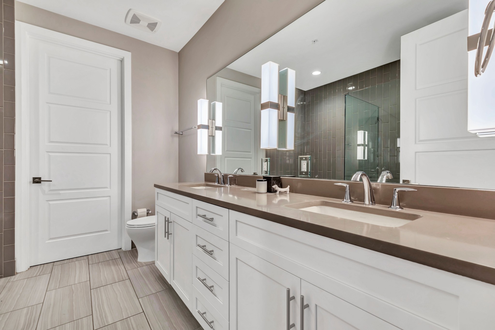 20 Rutledge Street, Unit 209 Nashville, TN 37210 - Photo 10 of 45 Gallery Image 10