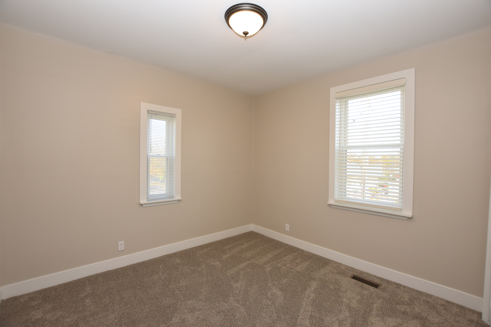 97 Gates Street Crystal Lake, IL 60014 - Photo 12 of 22 an empty room with windows