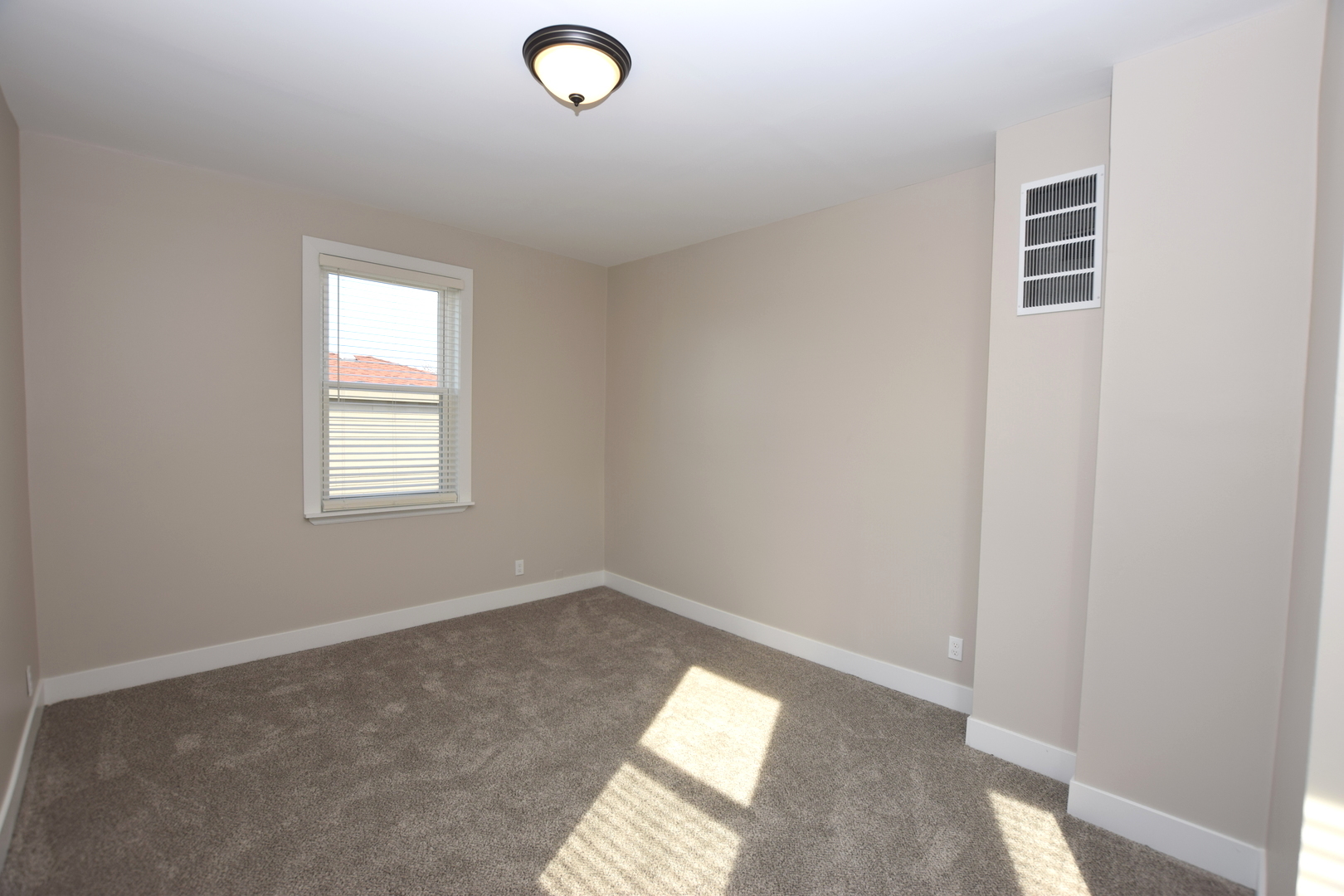 97 Gates Street Crystal Lake, IL 60014 - Photo 14 of 22 an empty room with windows