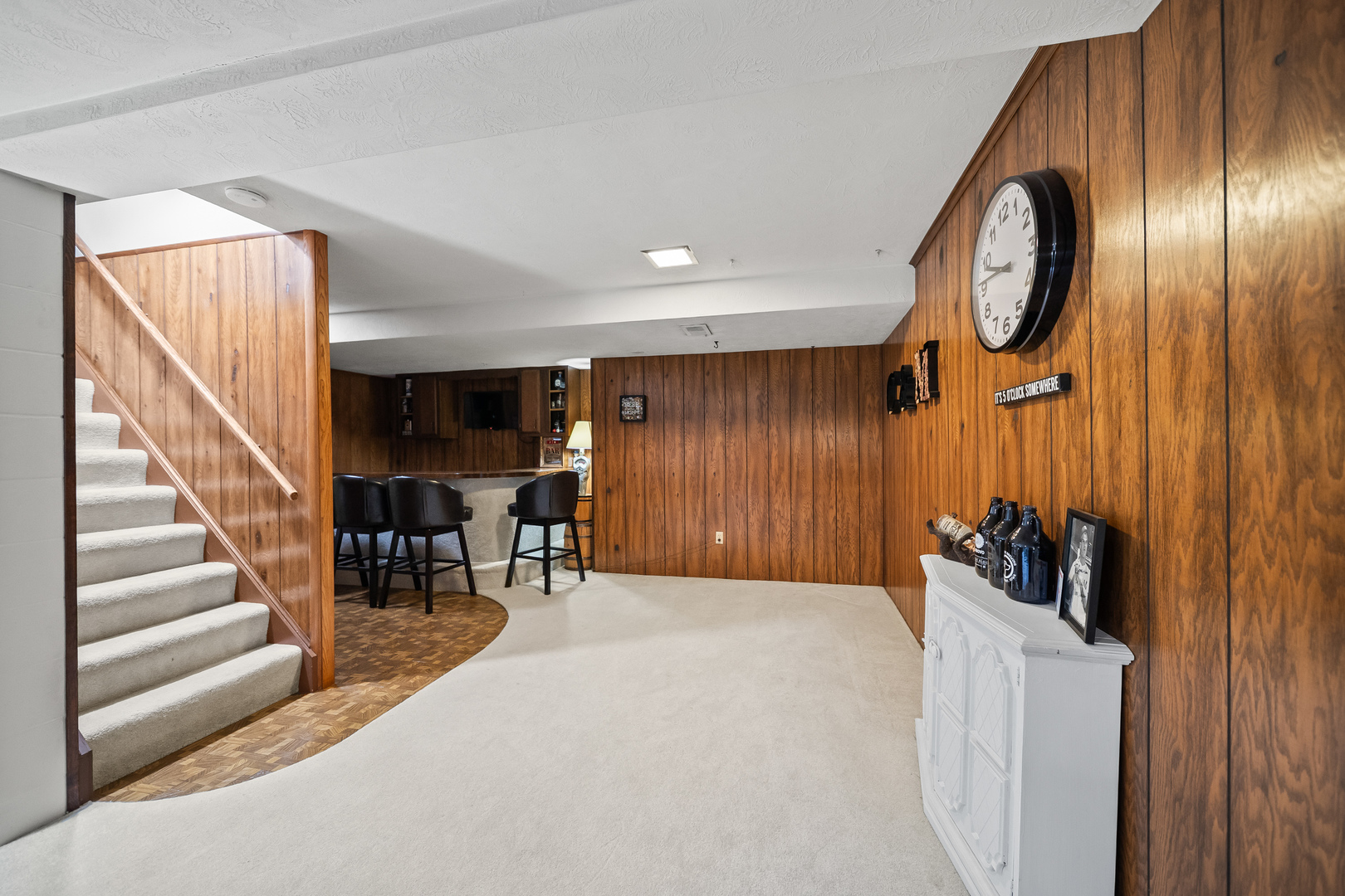 3138 12th Avenue Moline, IL 61265 - Photo 24 of 34 a view of an entryway with wooden floor