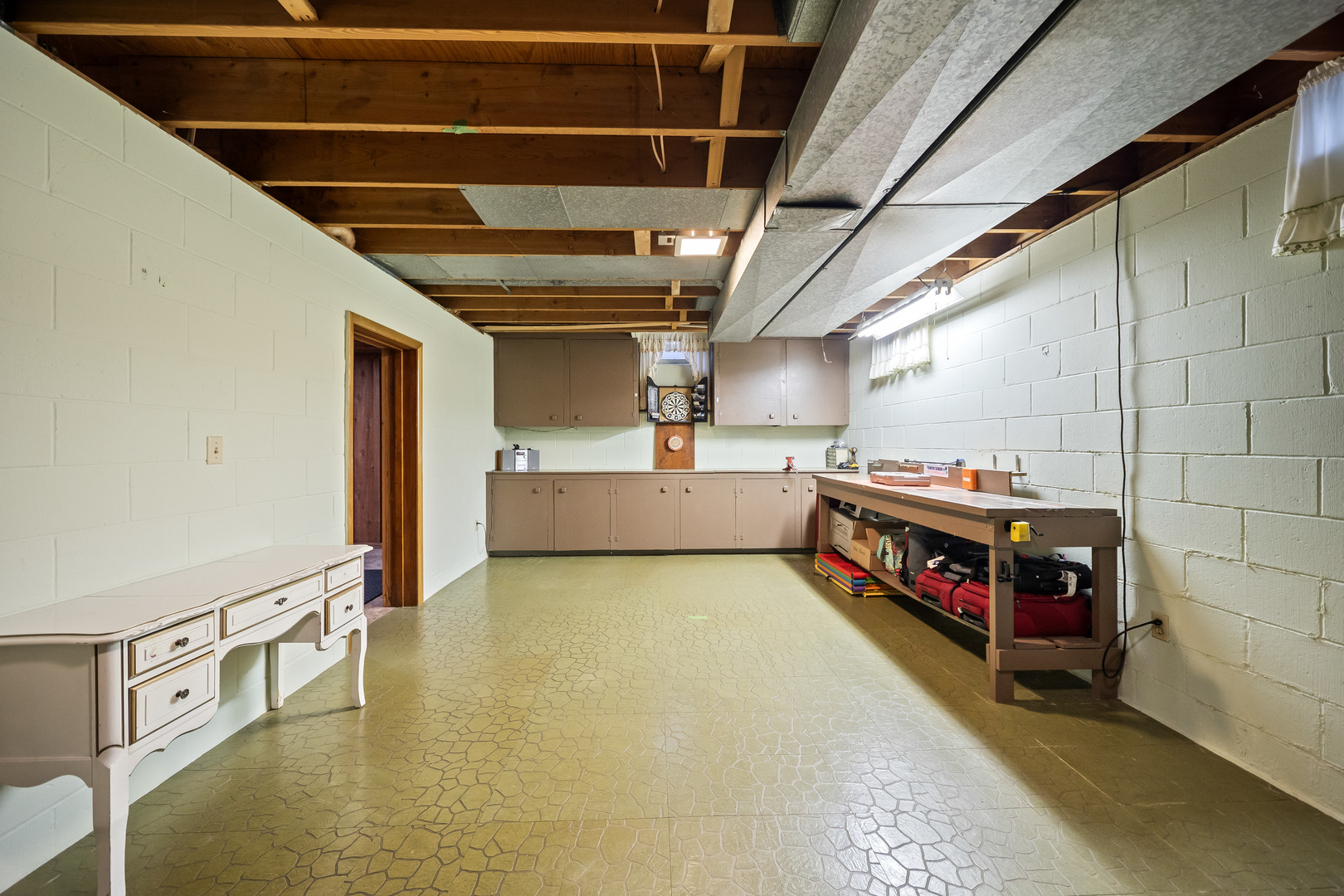 3138 12th Avenue Moline, IL 61265 - Photo 27 of 34 a utility room with dryer and washer