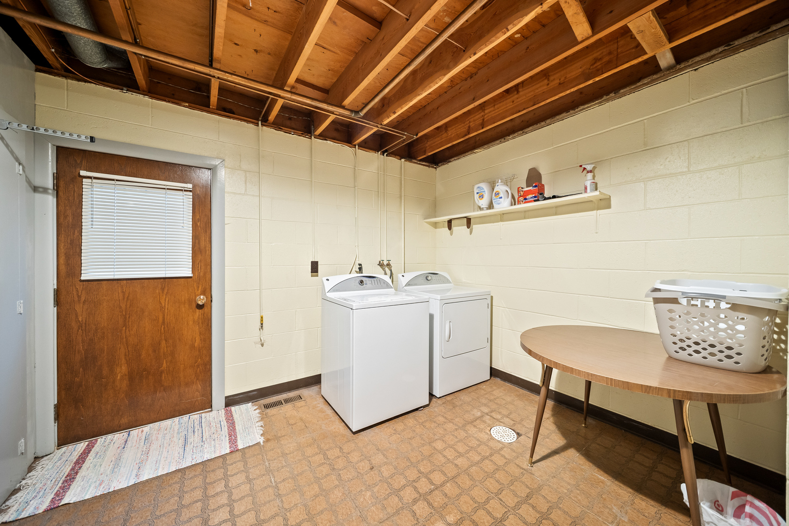 3138 12th Avenue Moline, IL 61265 - Photo 28 of 34 a utility room with dryer and washer