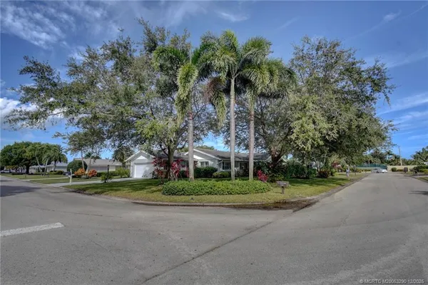 $555,840 | 1843 Southeast Granada Lane, Stuart, FL 34996