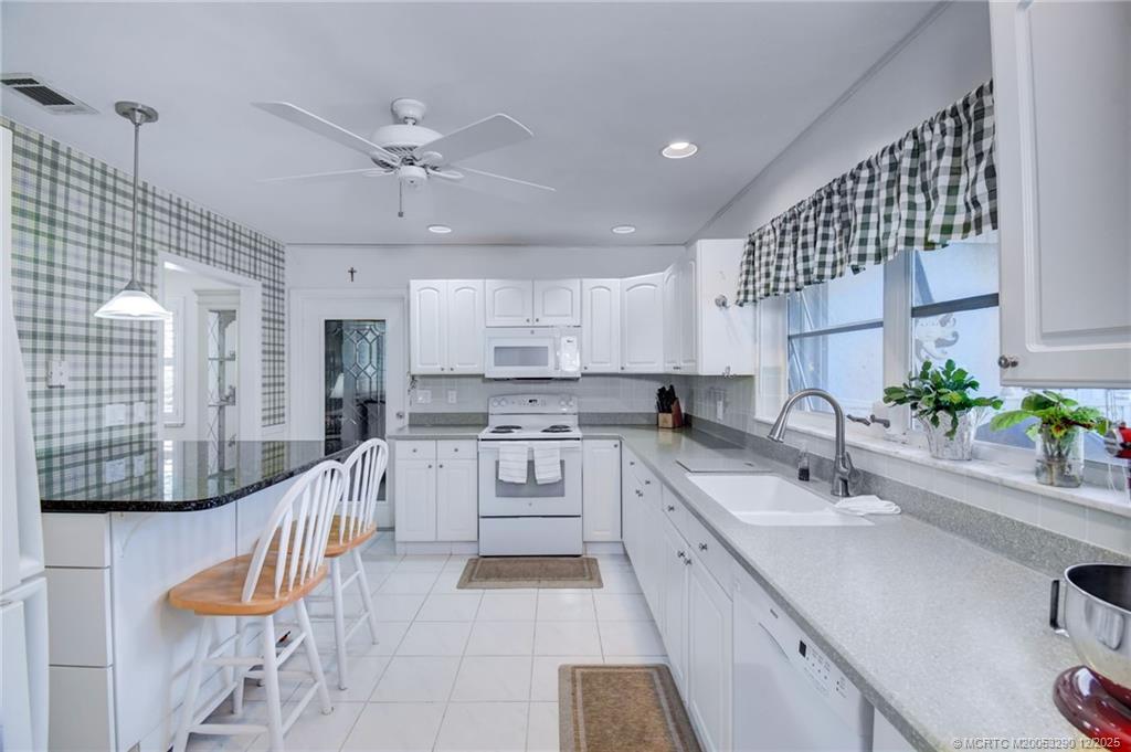 1843 Southeast Granada Lane Stuart, FL 34996 - Photo 18 of 47