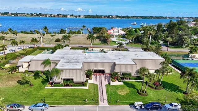 $579,000 | 1843 Southeast Granada Lane, Stuart, FL 34996