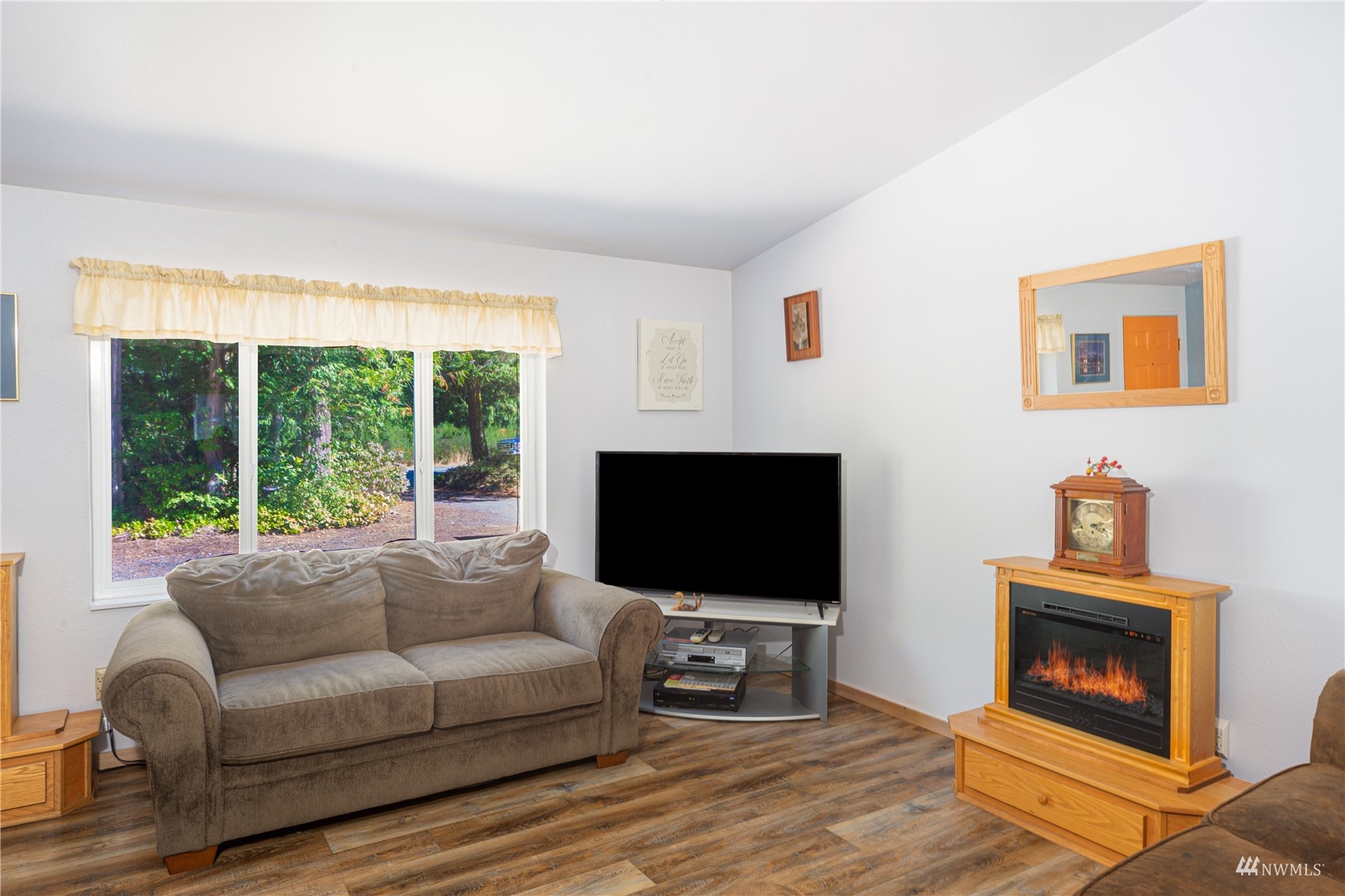 1624 Irondale Road Port Hadlock, WA 98339 - Photo 4 of 29 Gallery Image 4