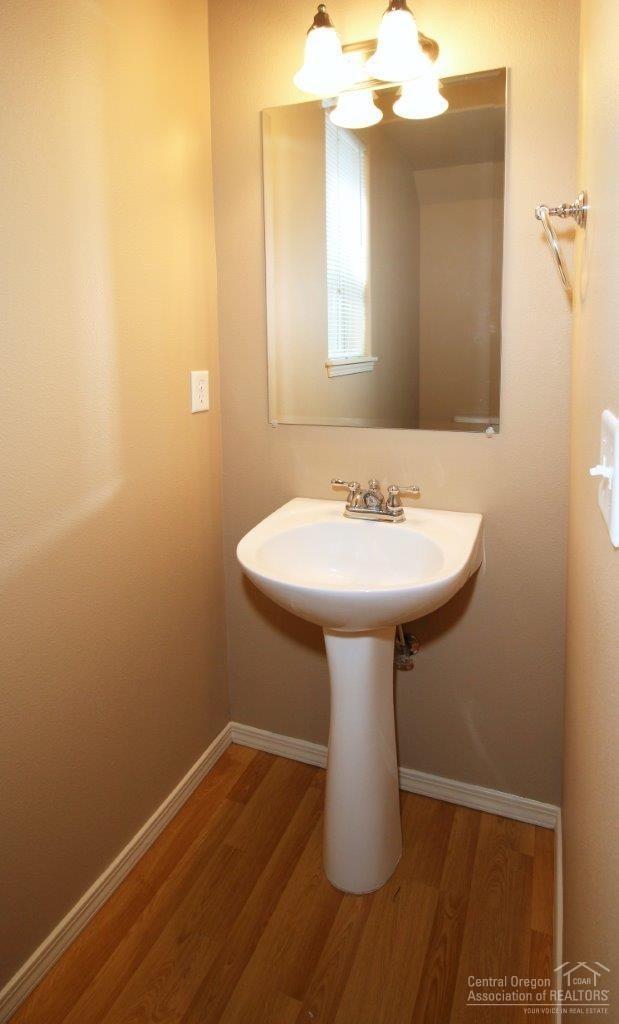 62004 Quail Run Place Bend, OR 97701 - Photo 10 of 22 Downstairs half bath