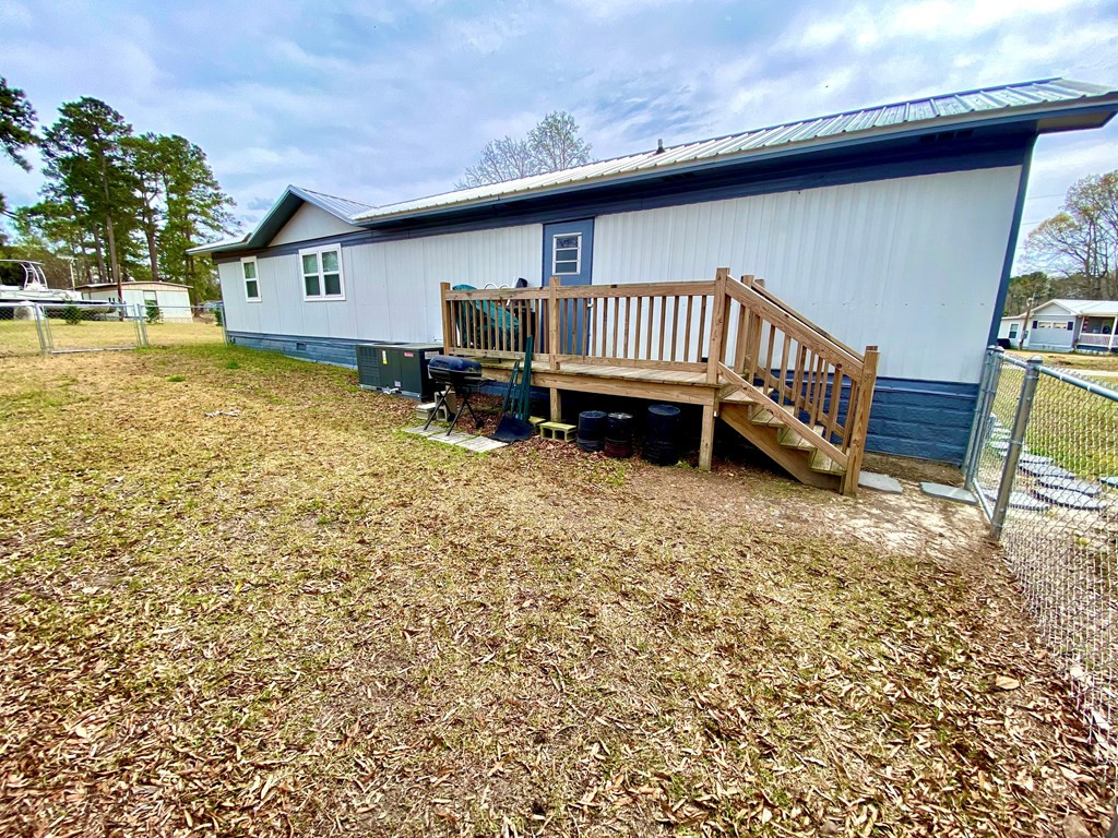 1319 James Loop Road Manning, SC 29102 - Photo 3 of 14 Gallery Image 3