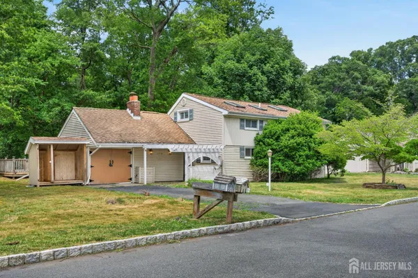 $467,000 | 148 Woodland Road, Piscataway, NJ 08854