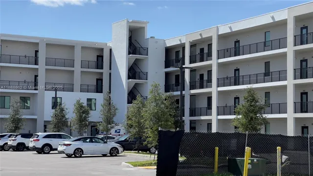 $2,350 | 8363 Northwest 41st Street, Unit A402, Doral, FL 33178