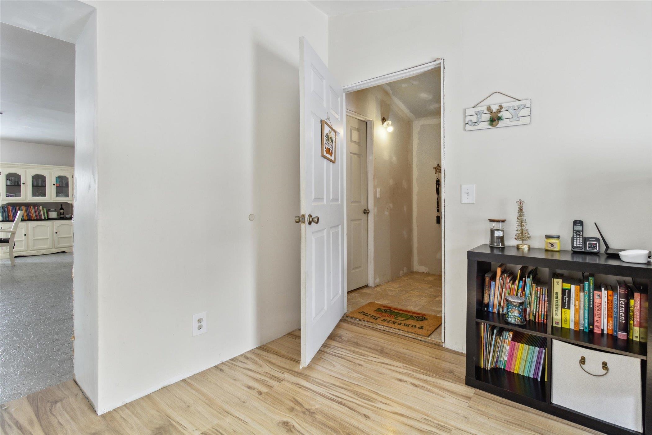 18431 West Peet Road Henderson, MI 48841 - Photo 5 of 31 50096332-5.JPG