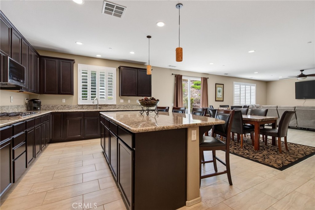 16796 Golden Bluff Loop Riverside, CA 92503 - Photo 13 of 47 Gallery Image 13