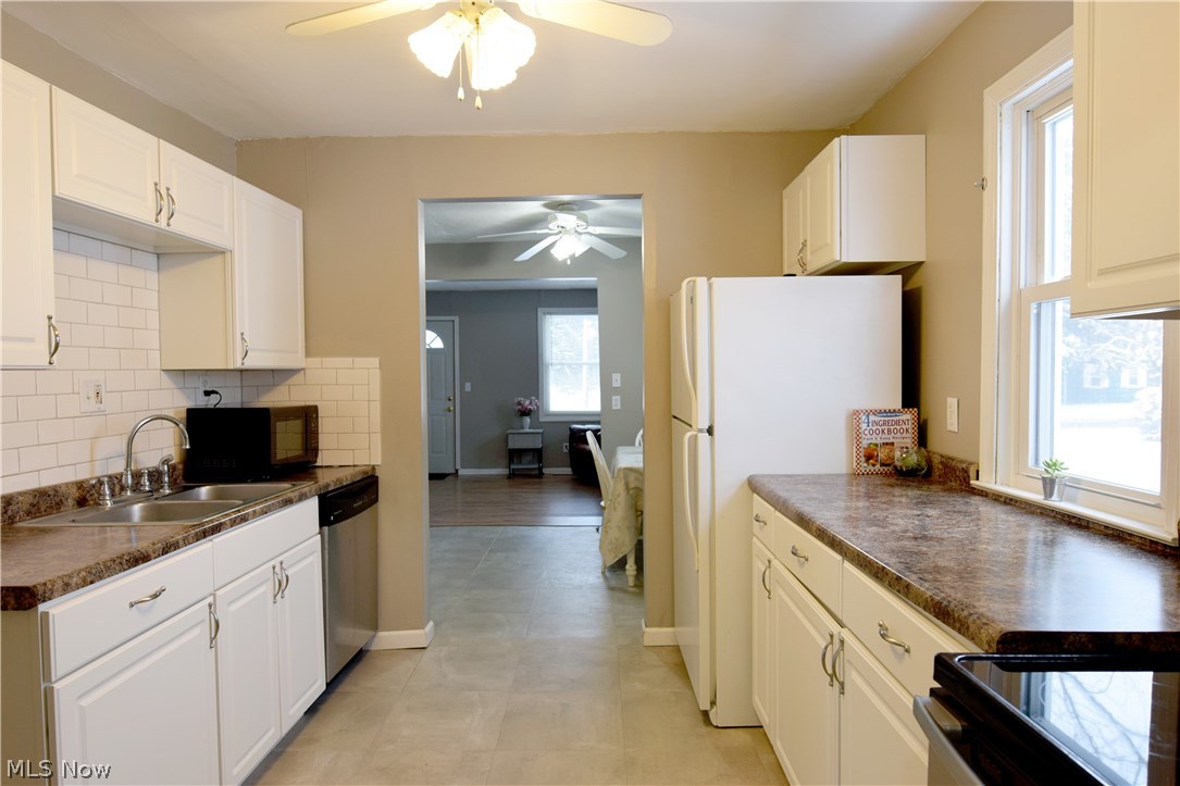 3481 Templeton Road Northwest Warren, OH 44481 - Photo 3 of 35 Gallery Image 3