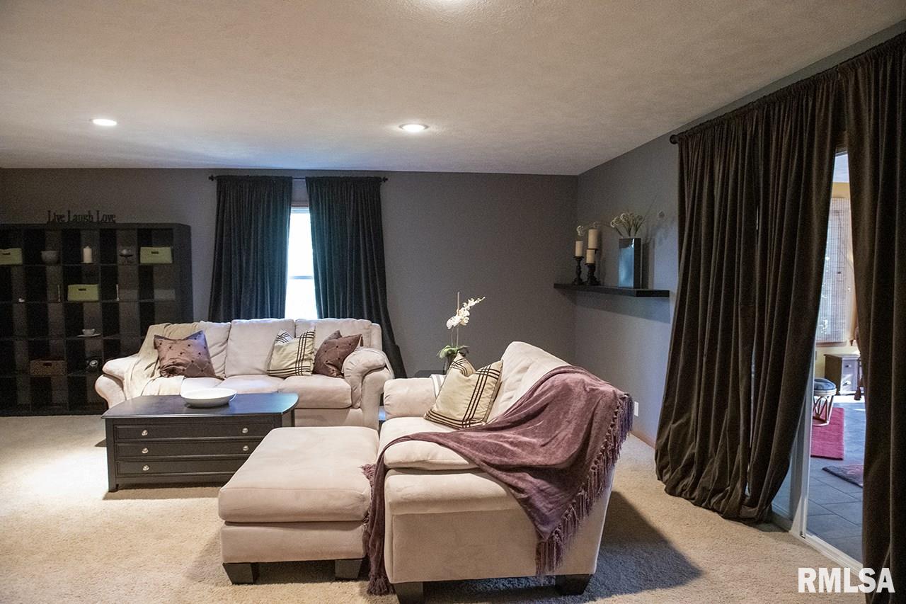 8708 West 1st Street Mapleton, IL 61547 - Photo 5 of 41