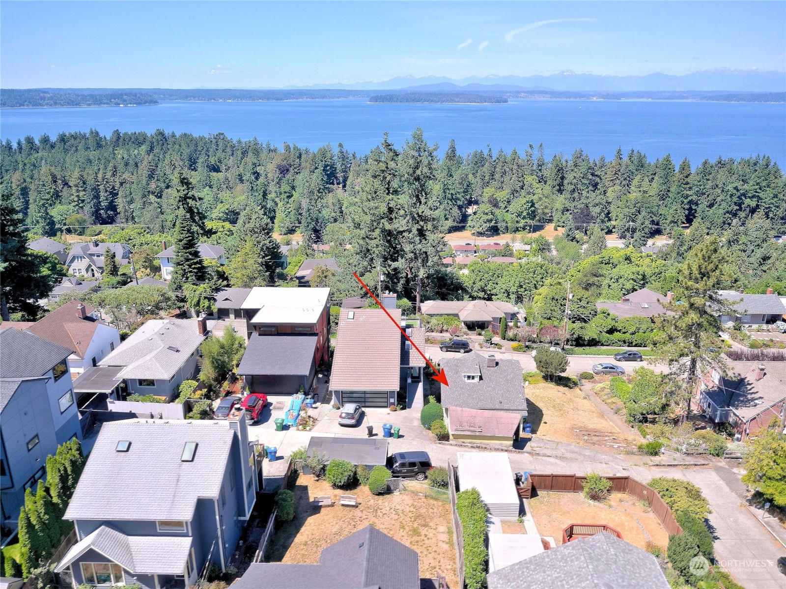 7602 44th Avenue Southwest Seattle, WA 98136 - Photo 3 of 39 Gallery Image 3