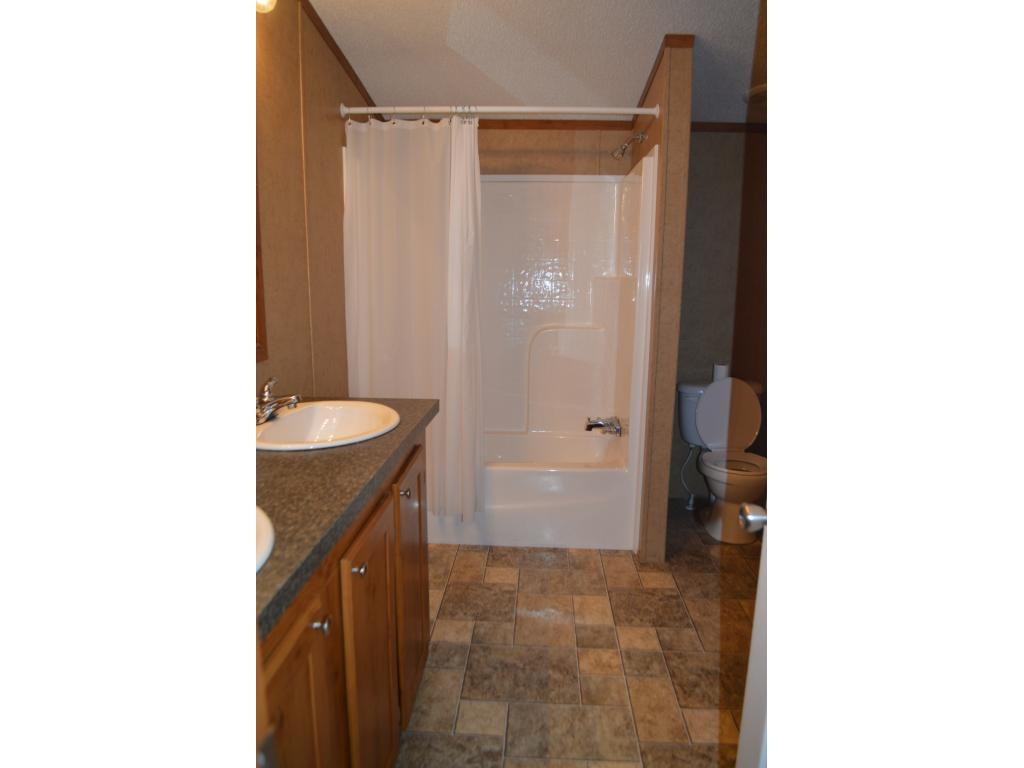 1364 Barren Valley Road Chuckey, TN 37641 - Photo 14 of 16 Hall bathroom