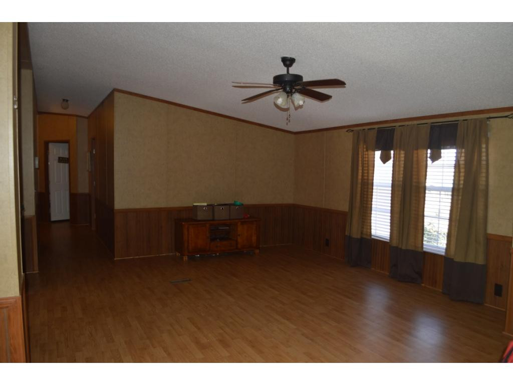 1364 Barren Valley Road Chuckey, TN 37641 - Photo 5 of 16 Large living room