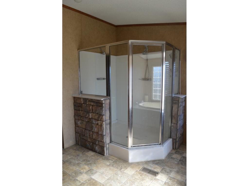 1364 Barren Valley Road Chuckey, TN 37641 - Photo 10 of 16 Separate shower