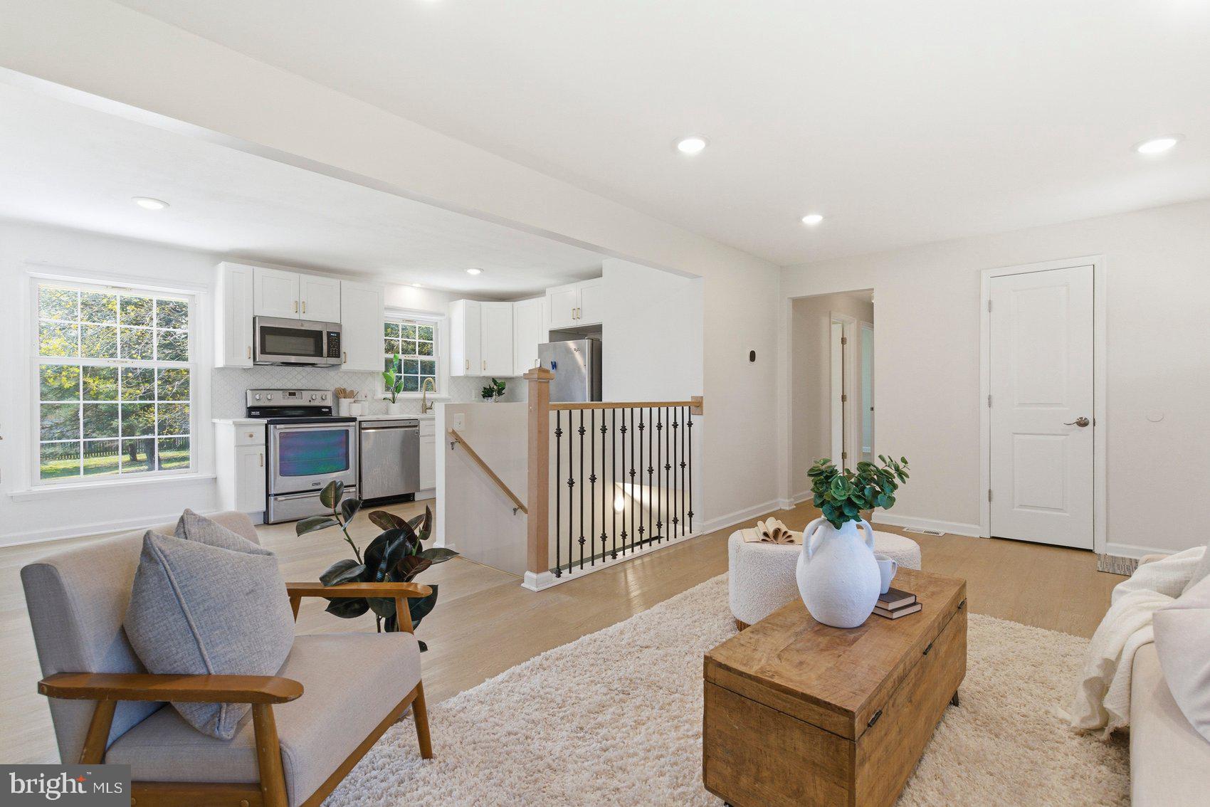 419 Sherwood Road Cockeysville, MD 21030 - Photo 8 of 41