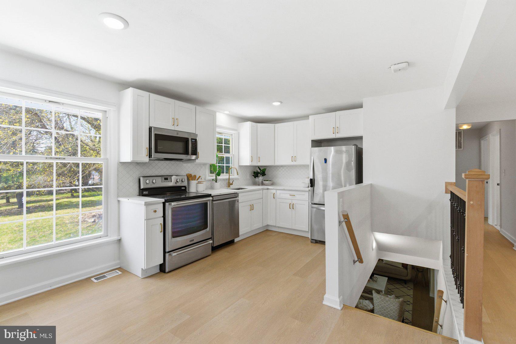 419 Sherwood Road Cockeysville, MD 21030 - Photo 9 of 41