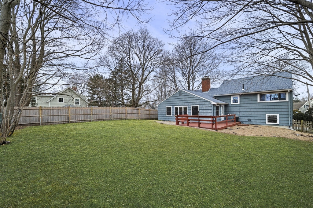 23 Hillcrest Road Marblehead, MA 01945 - Photo 7 of 28