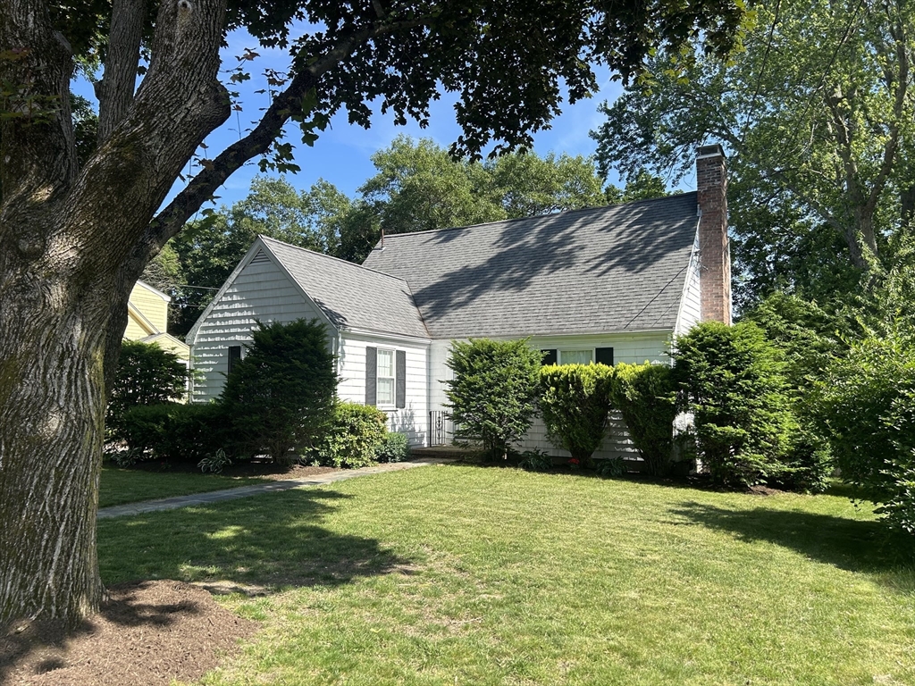 40 Grosvenor Road Needham, MA 02492 - Photo 1 of 24 Gallery Image 1