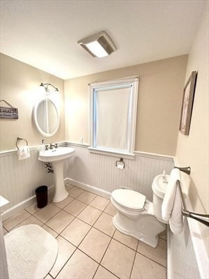 40 Grosvenor Road Needham, MA 02492 - Photo 12 of 24 Gallery Image 12