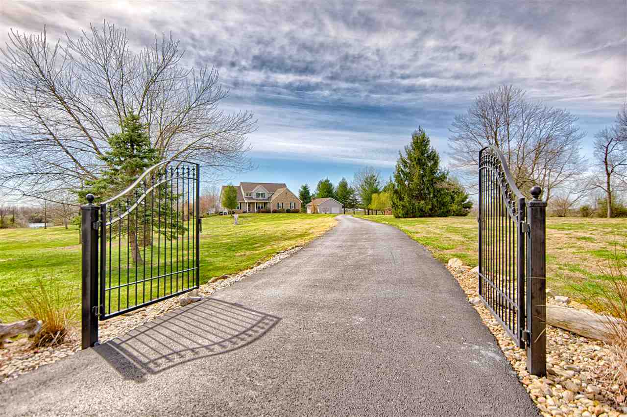 2055 South Center Road Boonville, IN 47601 - Photo 3 of 36