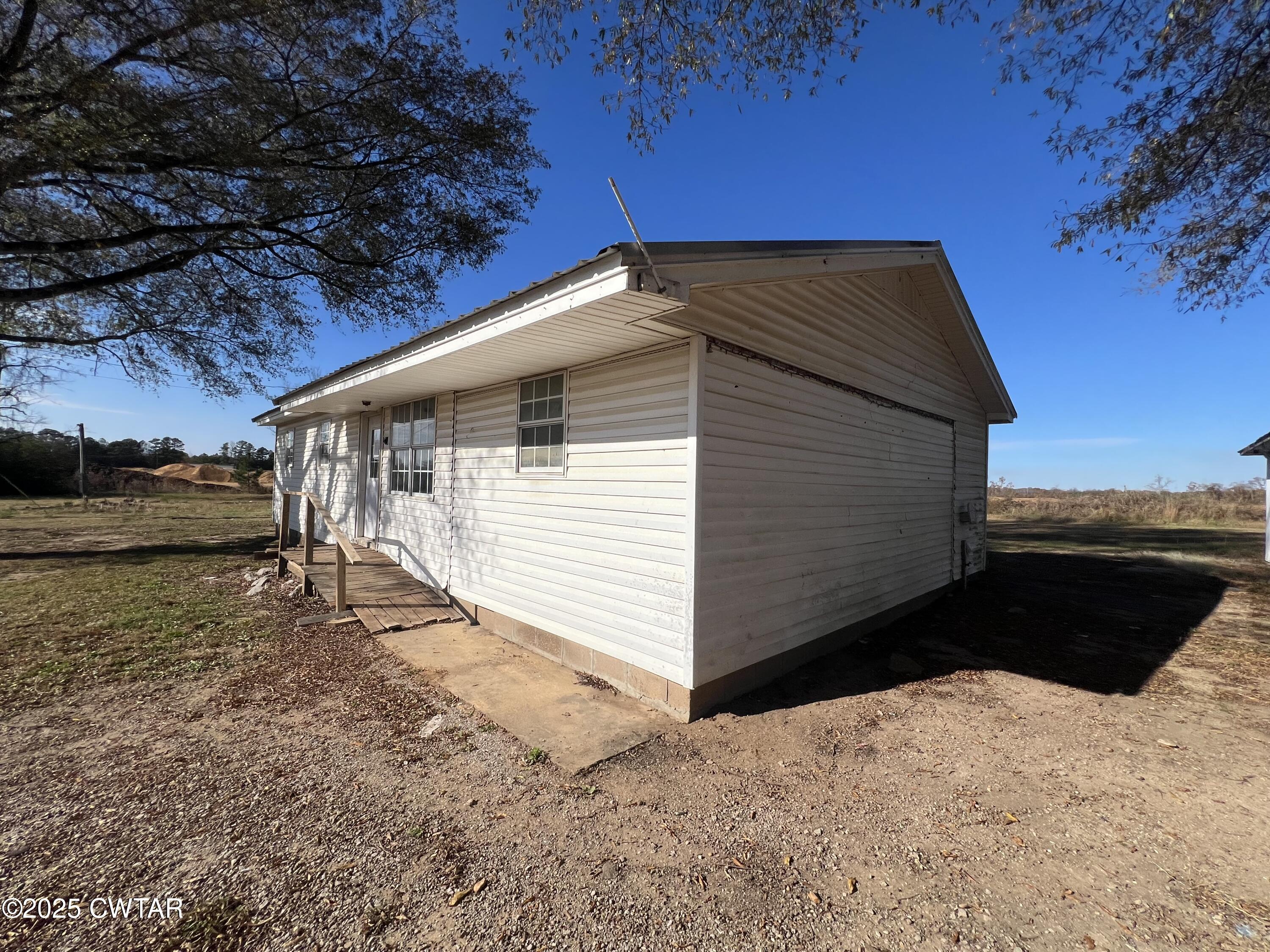 190 Old Stage Road Adamsville, TN 38310 - Photo 7 of 37 IMG_4618