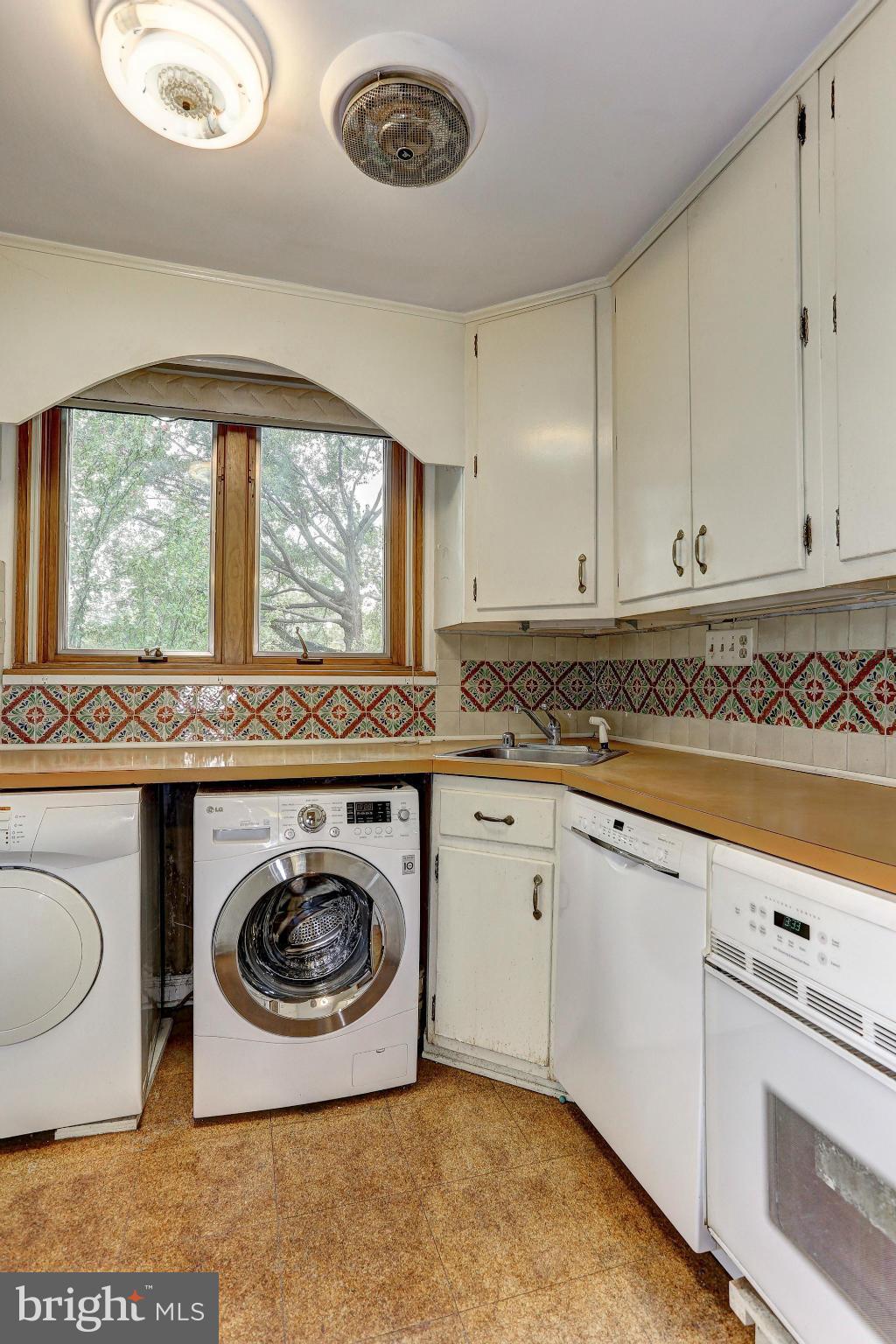 17 Ridge Road, Unit E Greenbelt, MD 20770 - Photo 15 of 24 Kitchen