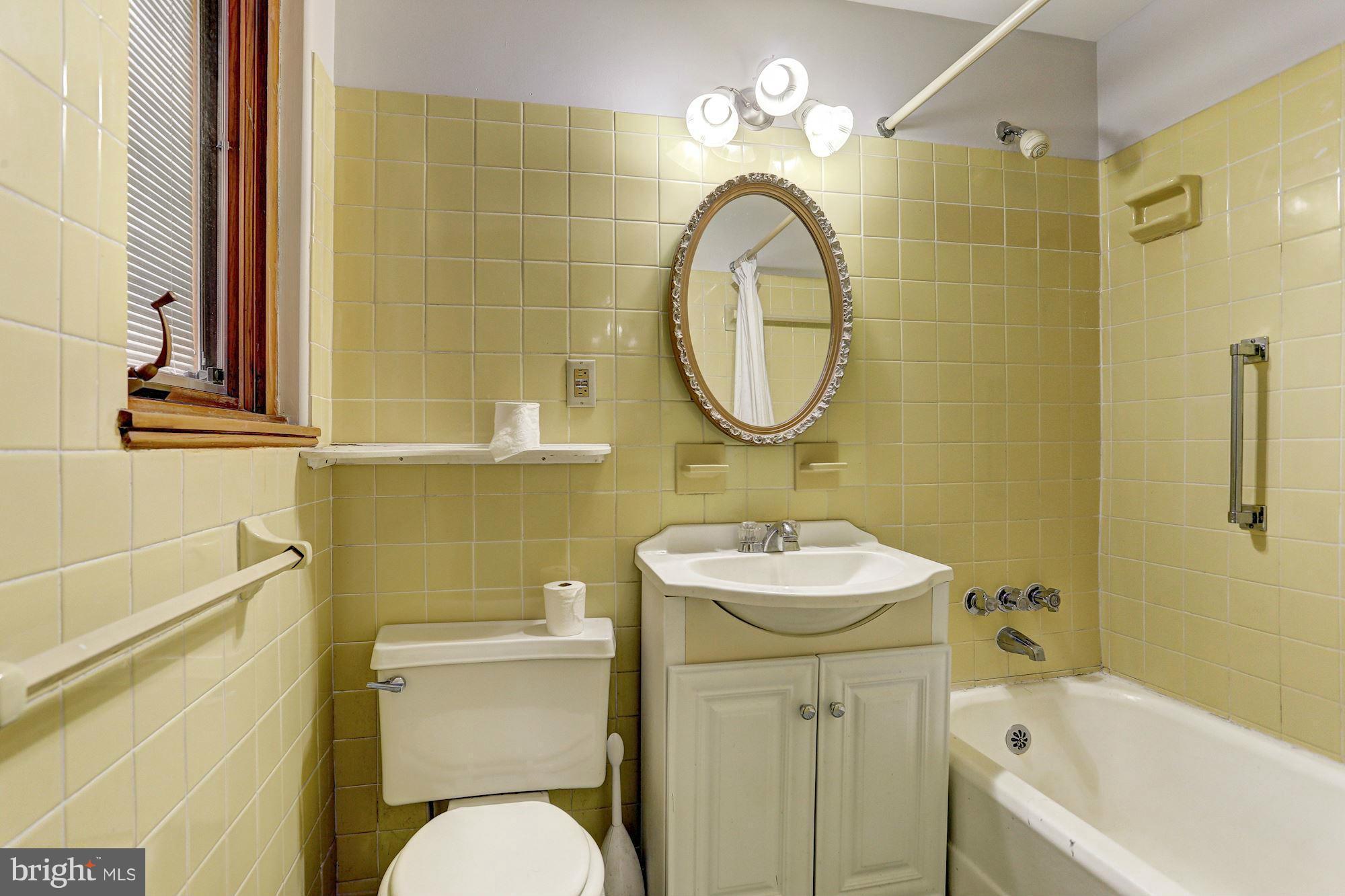 17 Ridge Road, Unit E Greenbelt, MD 20770 - Photo 20 of 24 Bath